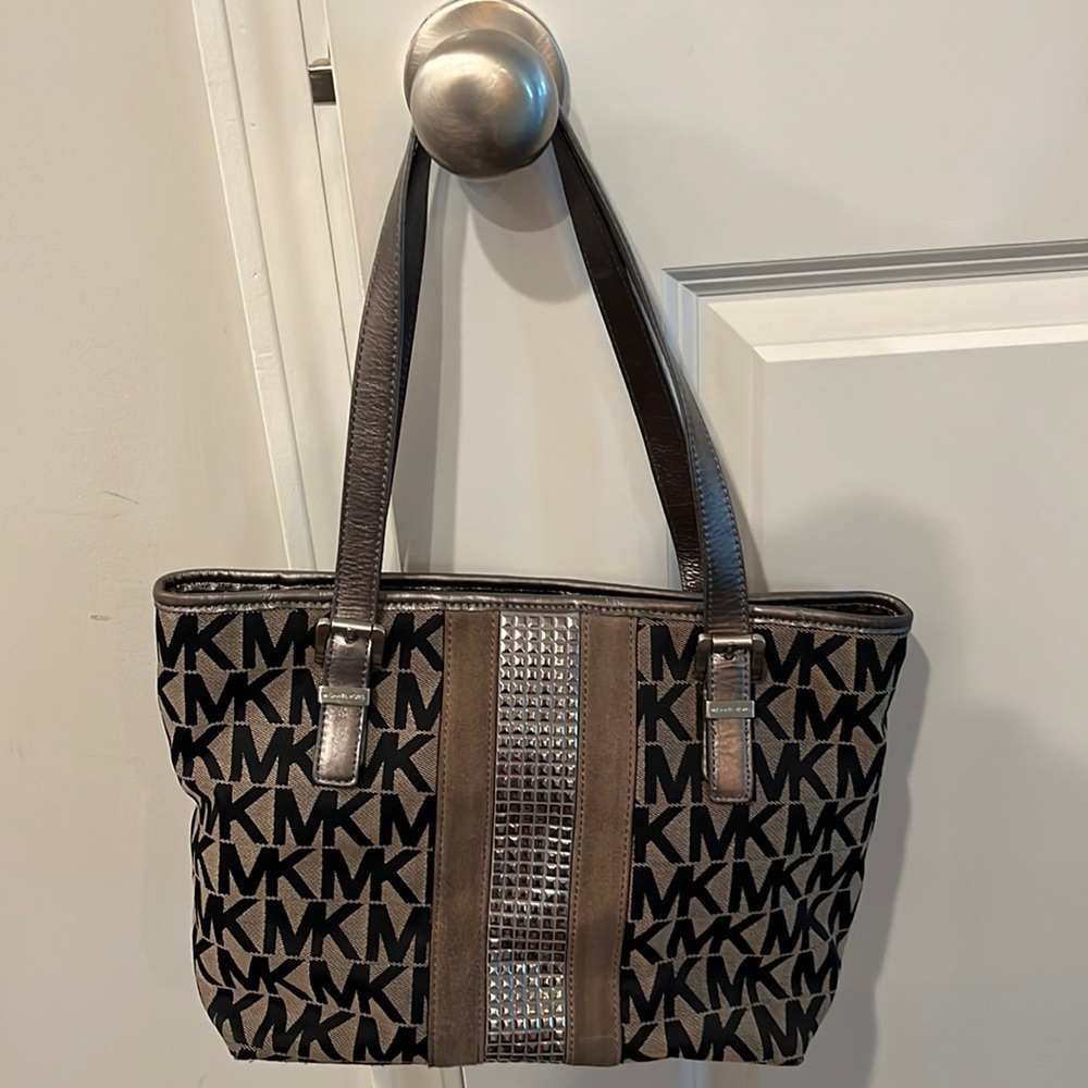 EXC Condition Michael Kors Bedford shoulder tote